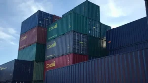 Containere klar til udlejning